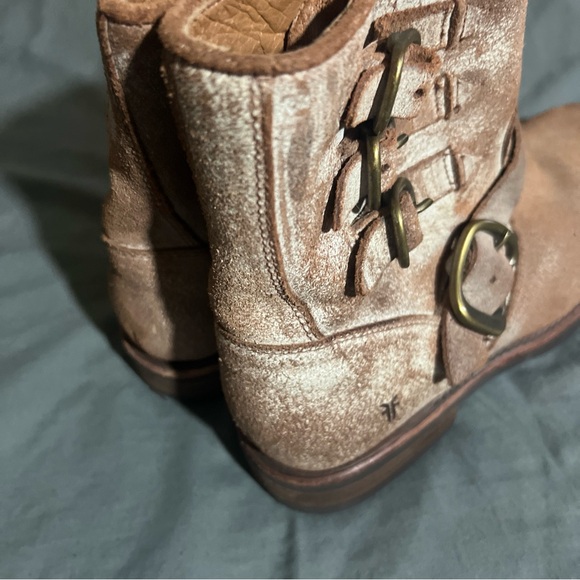 Frye Veronica Distressed Leather Womens Size 7.5 B Belted Short Boots 3470581CHO - Picture 8 of 9